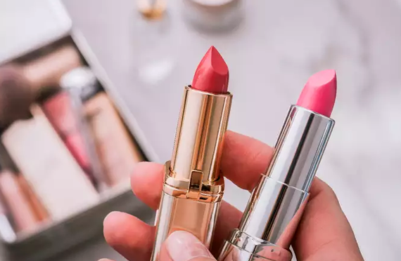 What Makes a Lipstick Last longer