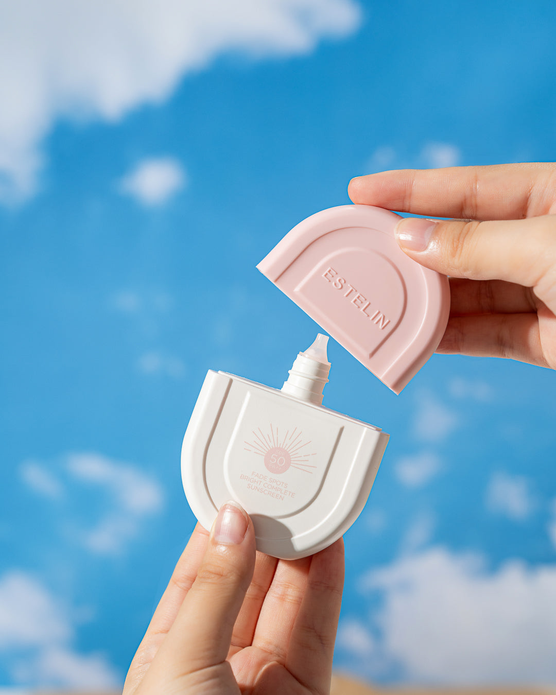 Estelin Fade Spots Bright Complete Sunscreen SPF 50 (50g)