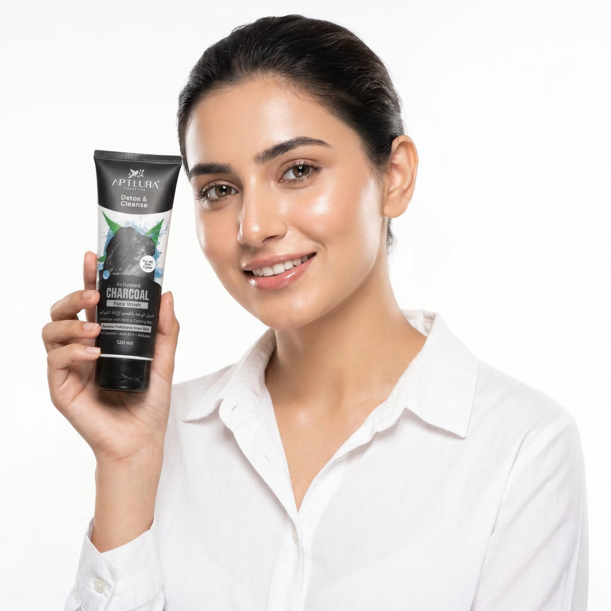 Aptlura Charcoal Face Wash – 120ml