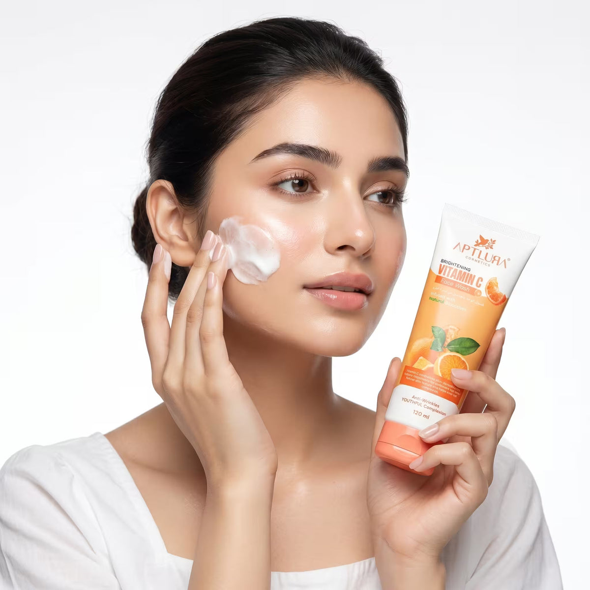 Aptlura Vitamin C Face Wash – 120ml