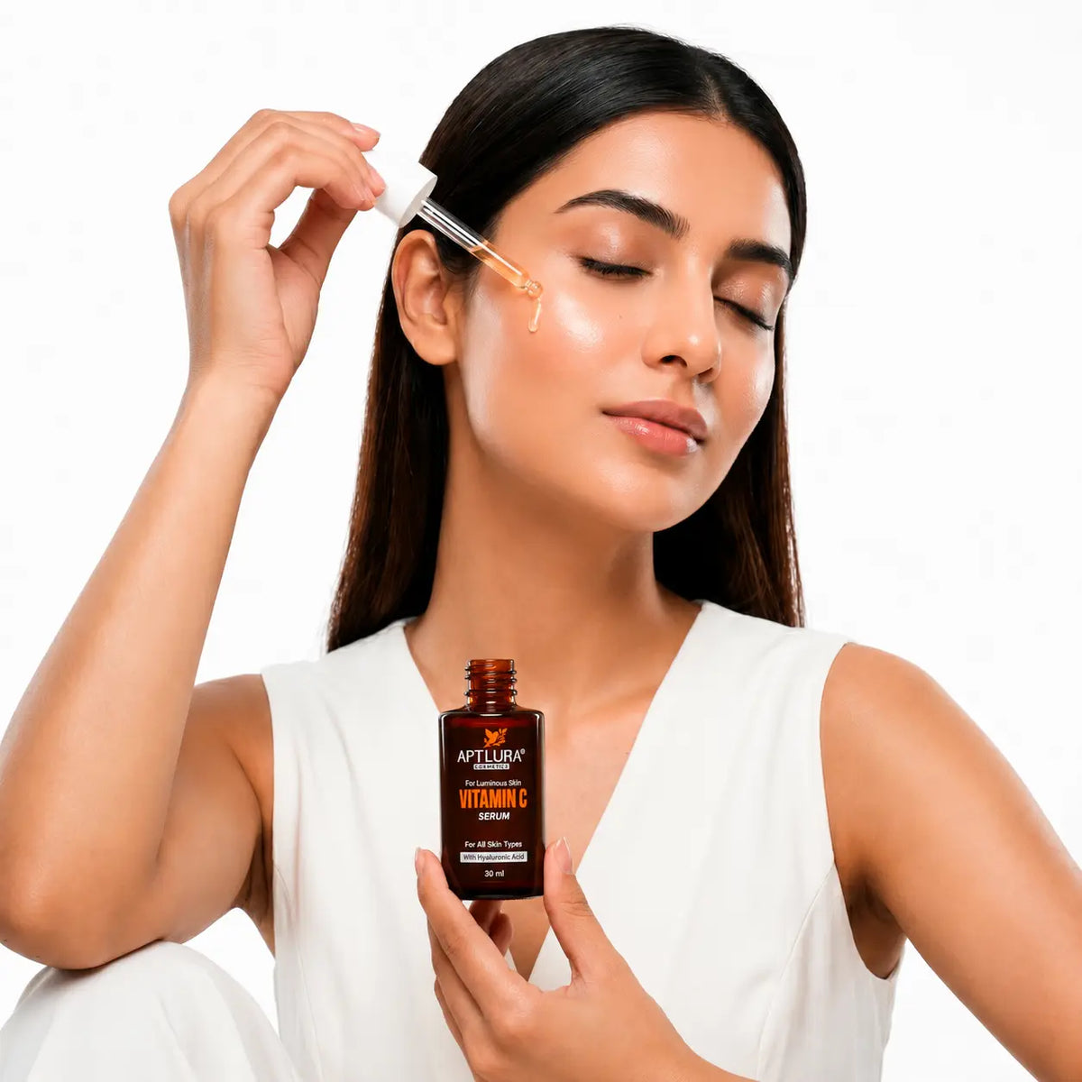 Aptlura Vitamin C Glow Therapy Serum with Hyaluronic Acid – 30ml