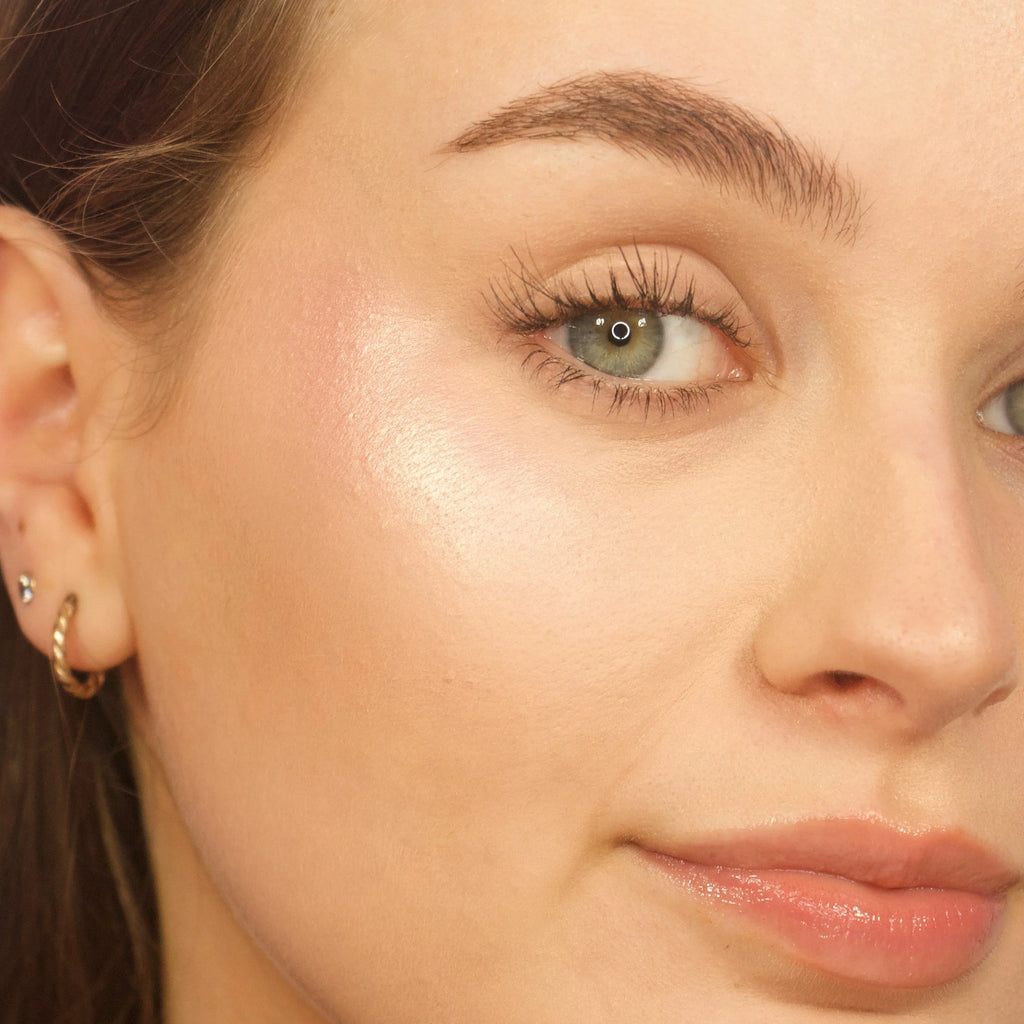 Revolution - Beam Bright Highlighter Pink Seduction