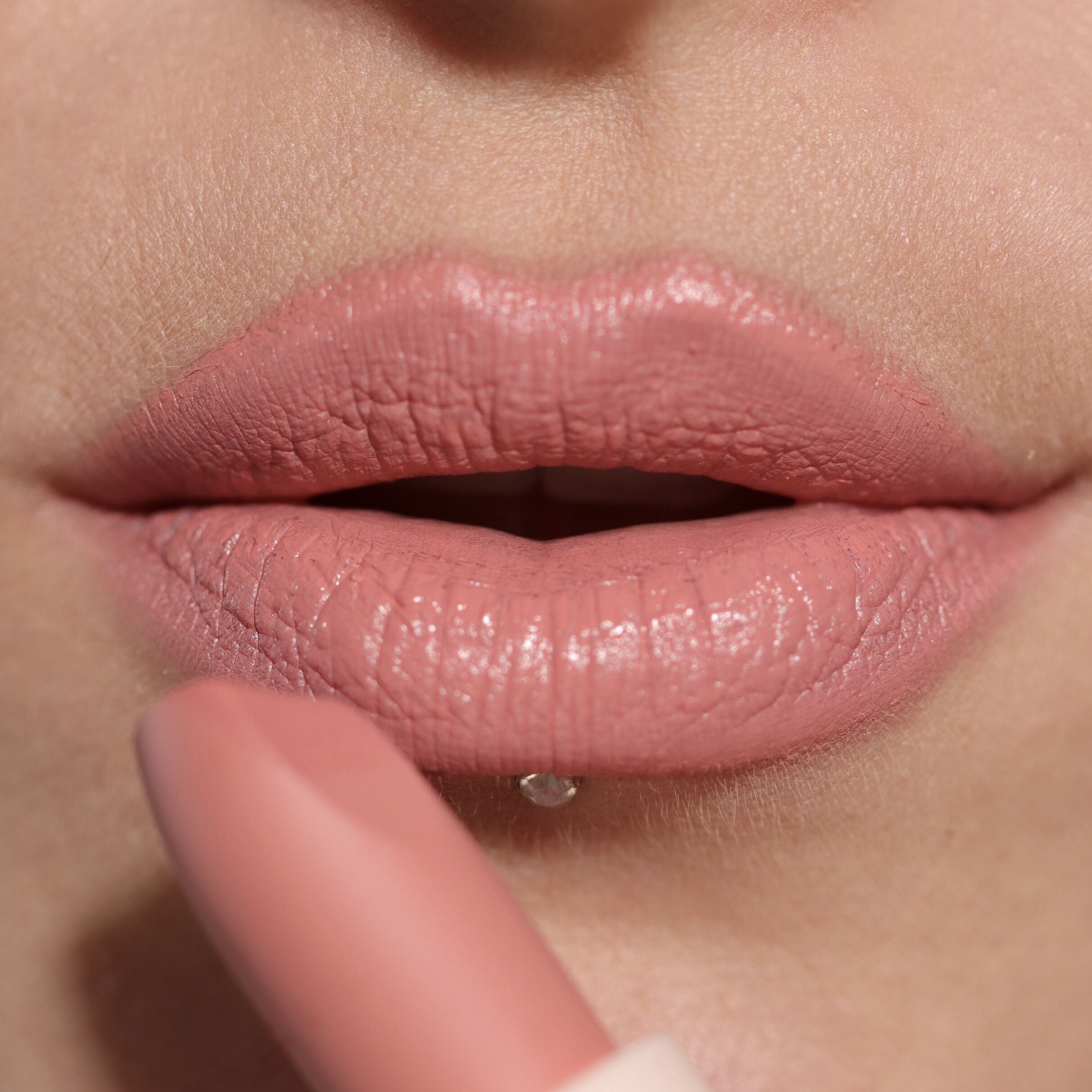 Revolution - Lip Allure Soft Satin Lipstick Queen Pink