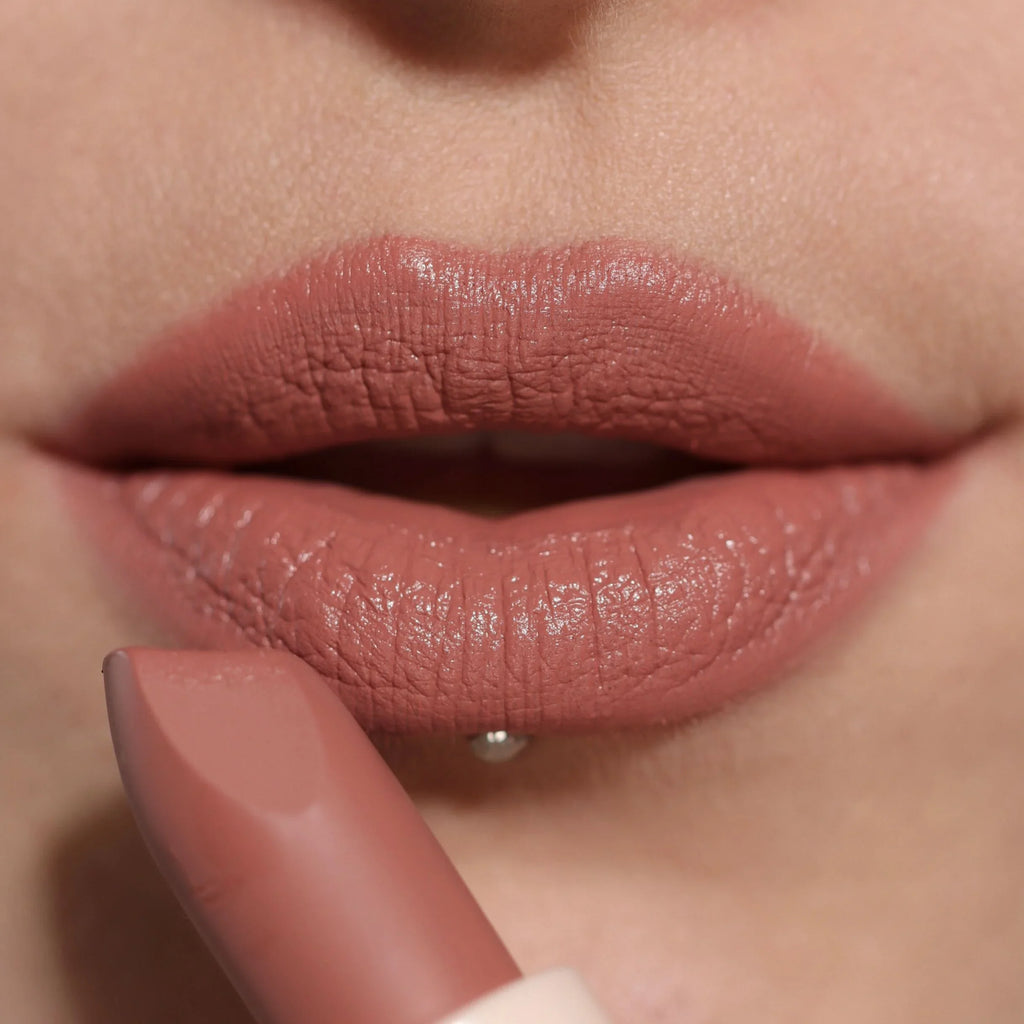 Revolution - Lip Allure Soft Satin Lipstick Wifey Dusky Pink
